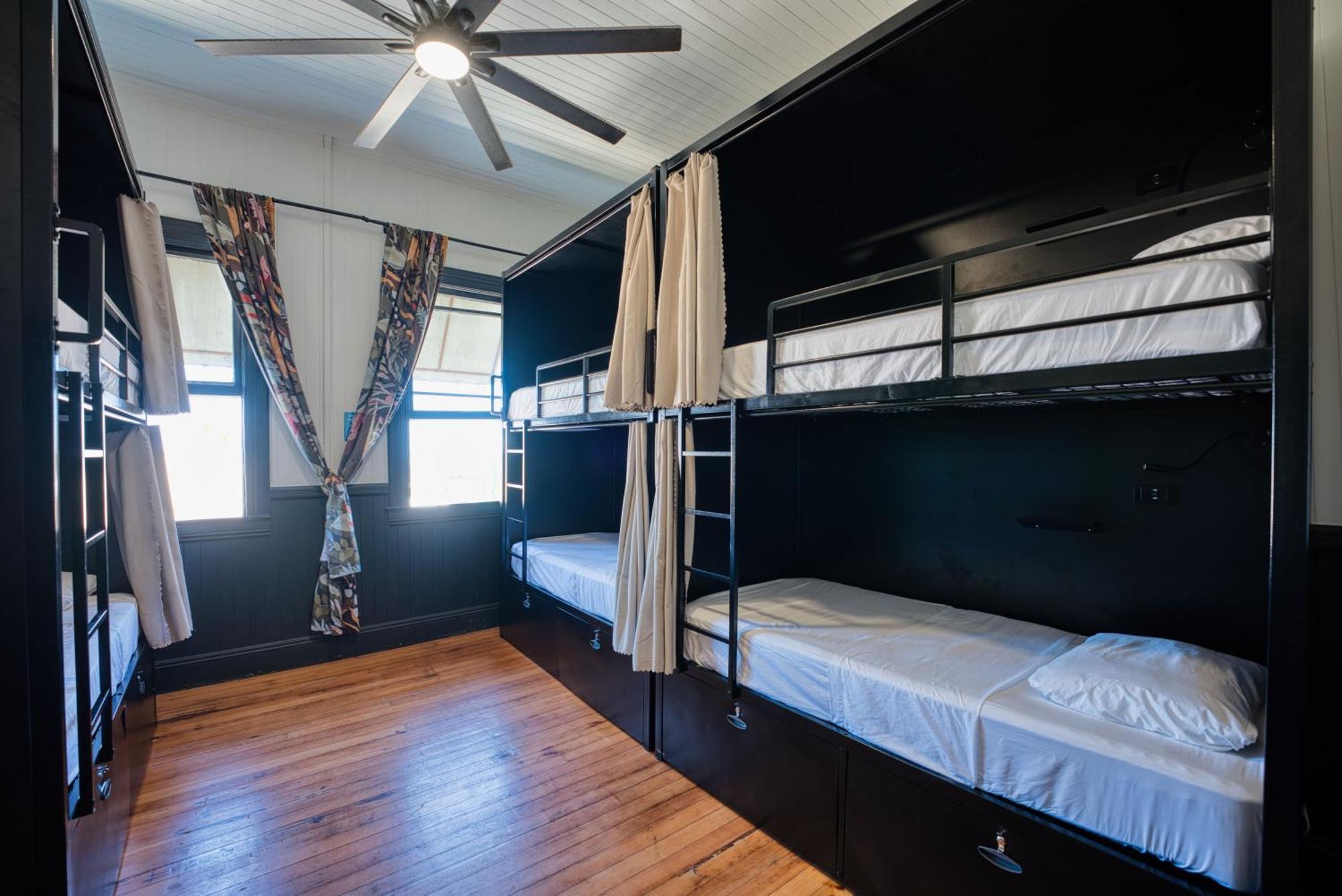 Howzit Hostels Hawaii Hilo Exterior foto